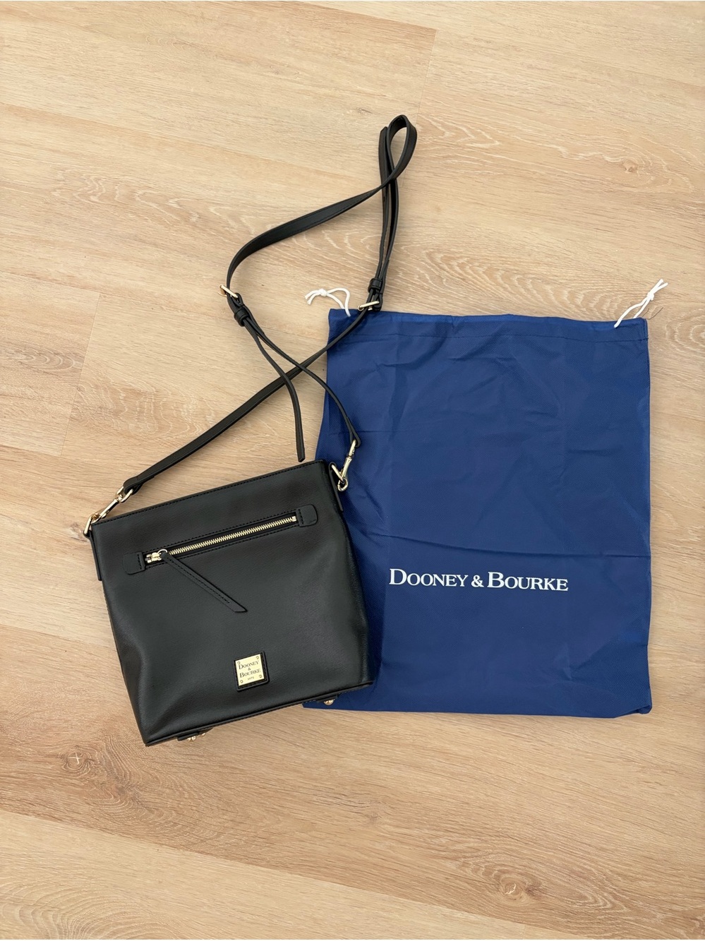 NWOT Dooney & Bourke Saffriano Small Zip Crossbody